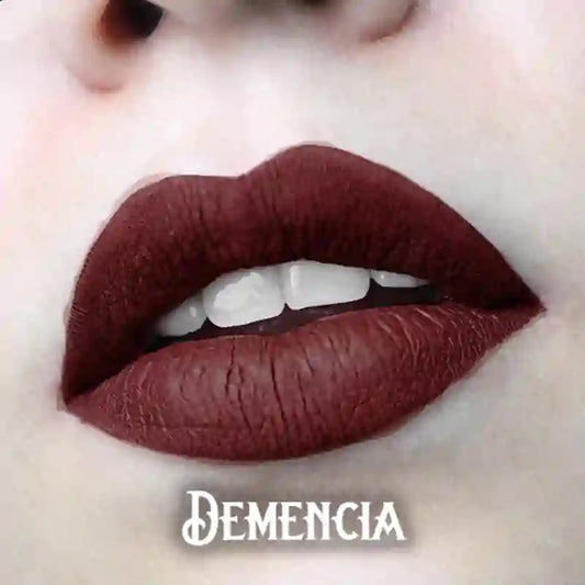 Labial indeleble rojo vino mate | Demencia