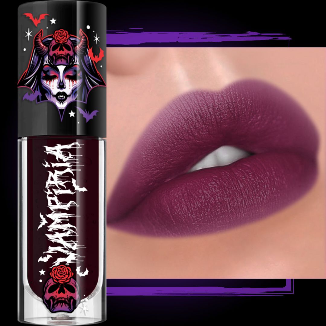 Tinta de labios oscuras| Alucard