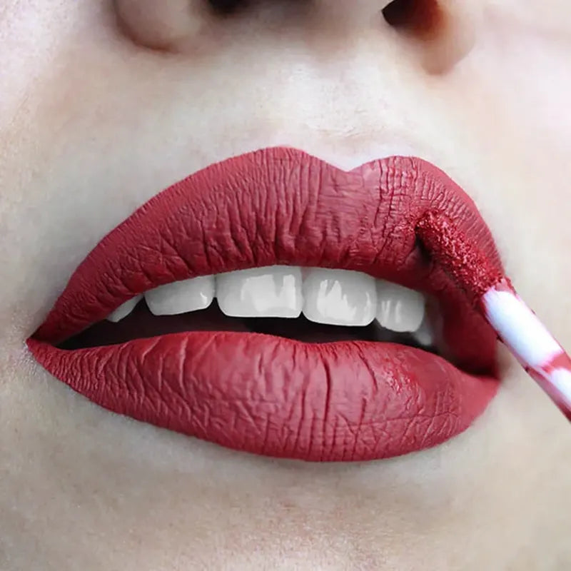 Labial indeleble rojo mate | Alba